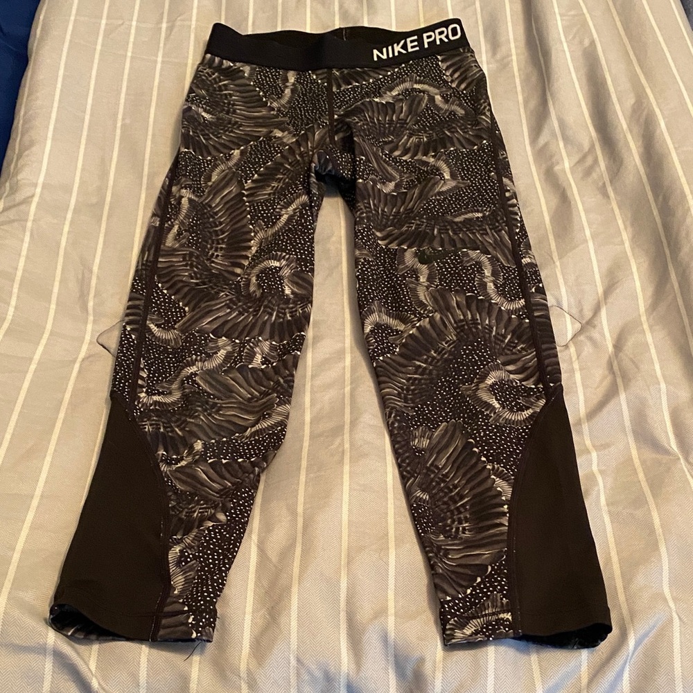 Nike Pro Black and White Patterned Leggings